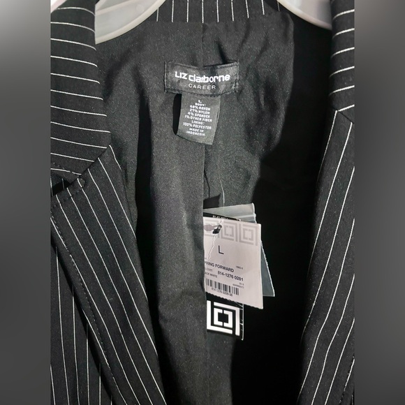 NWT~ Liz Claiborne career blazer - Picture 2 of 3